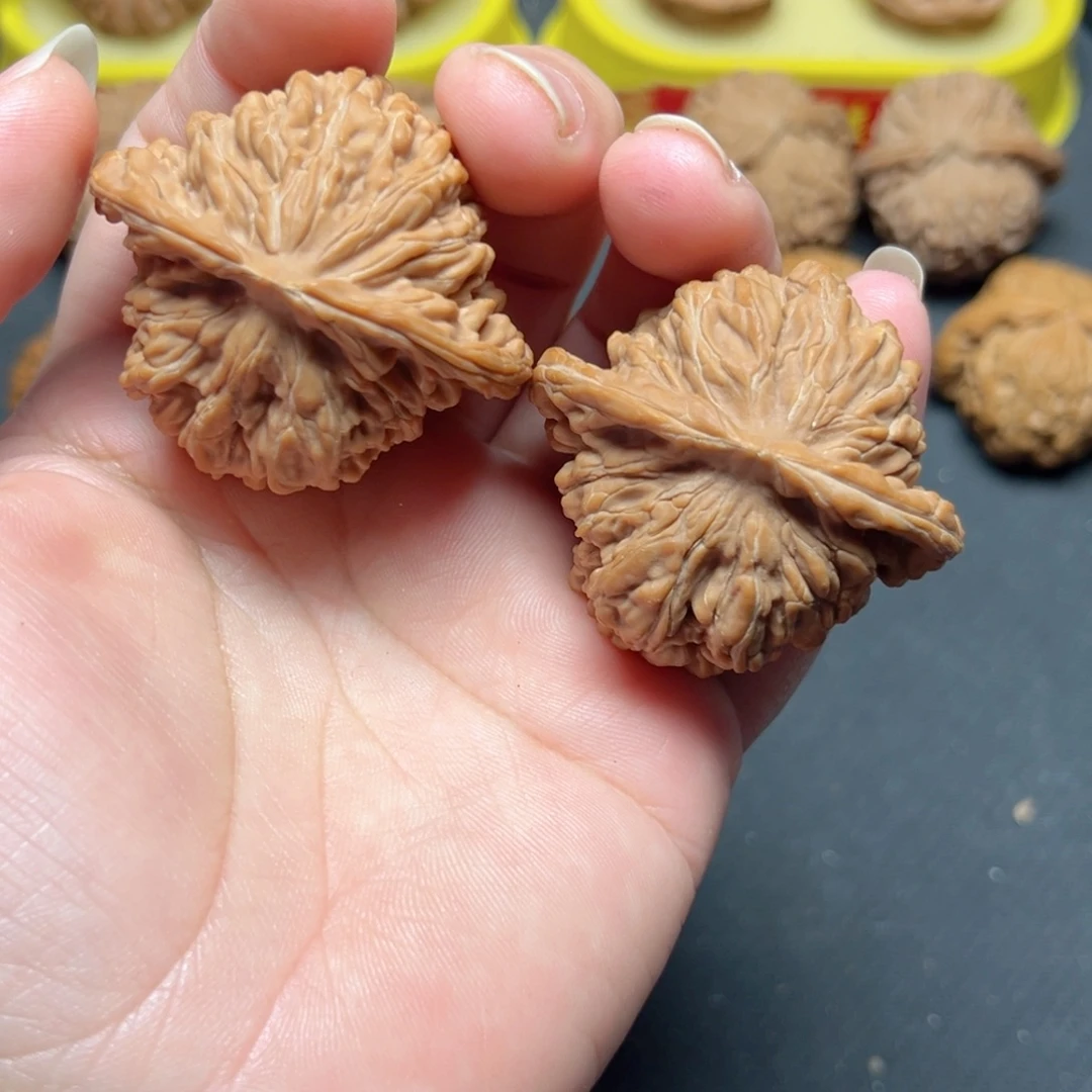 文玩核桃一物一拍44尺楼子微黄