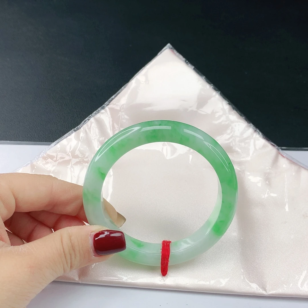 翡翠手镯未镶嵌翡翠117