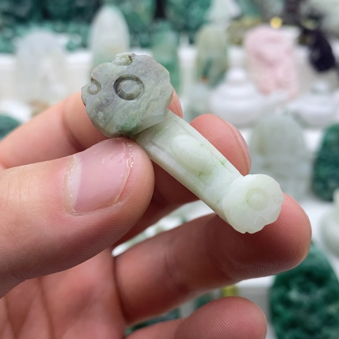 独山玉未镶嵌颈饰