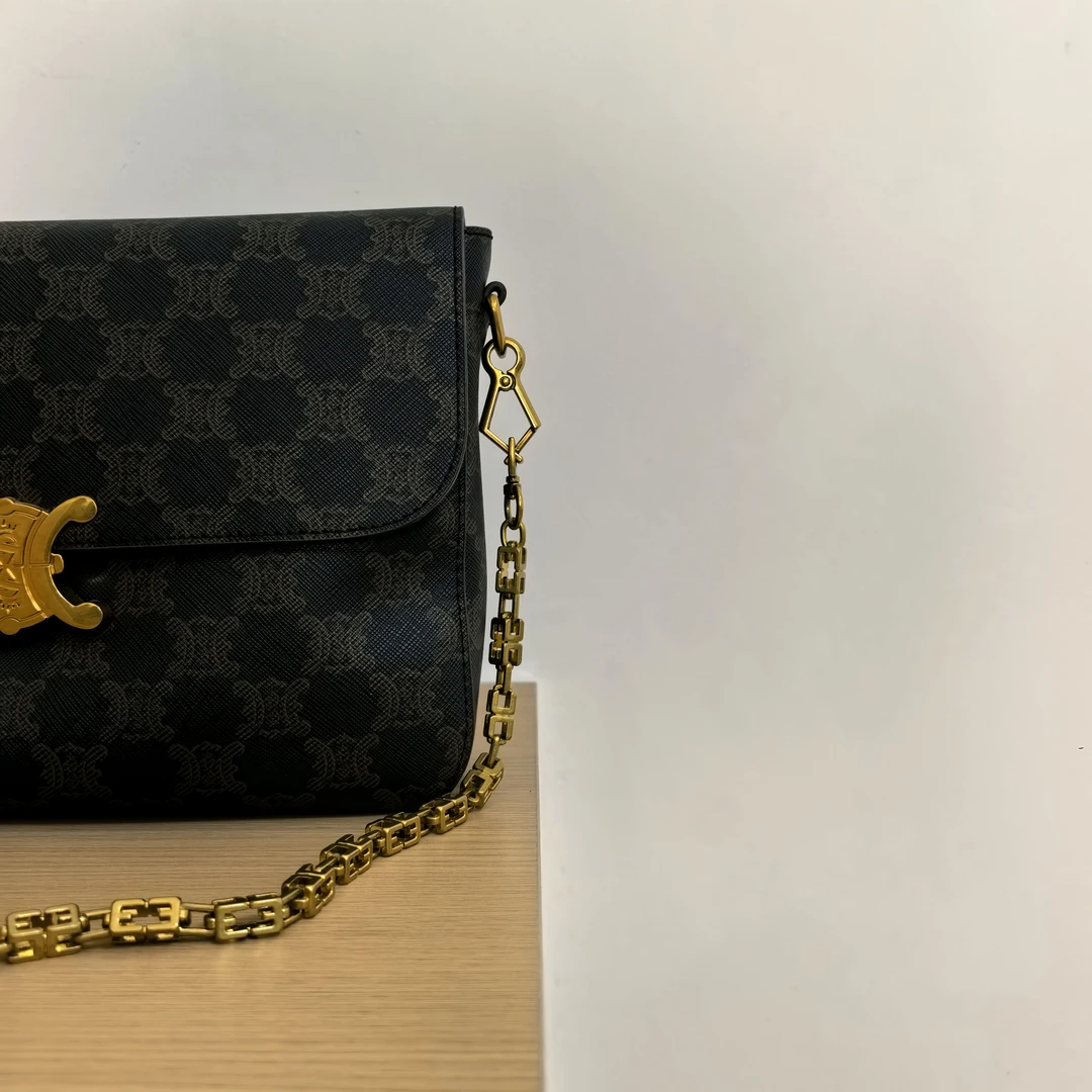 【BOBO】经典女士手提包轻奢款百搭时尚款设计师邮差包斜挎包 621