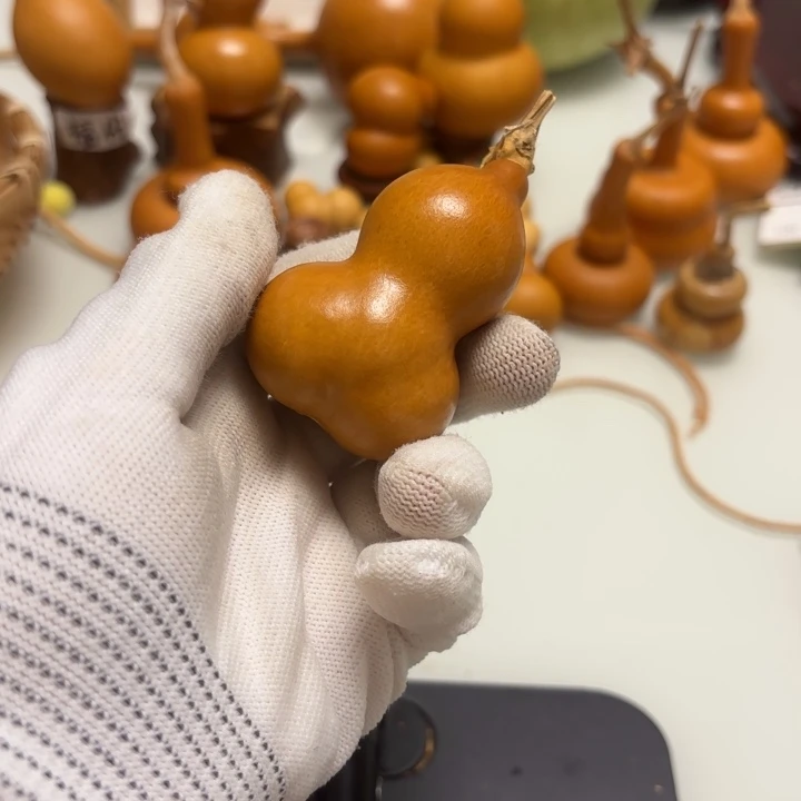 宋****天然手捻老皮葫芦