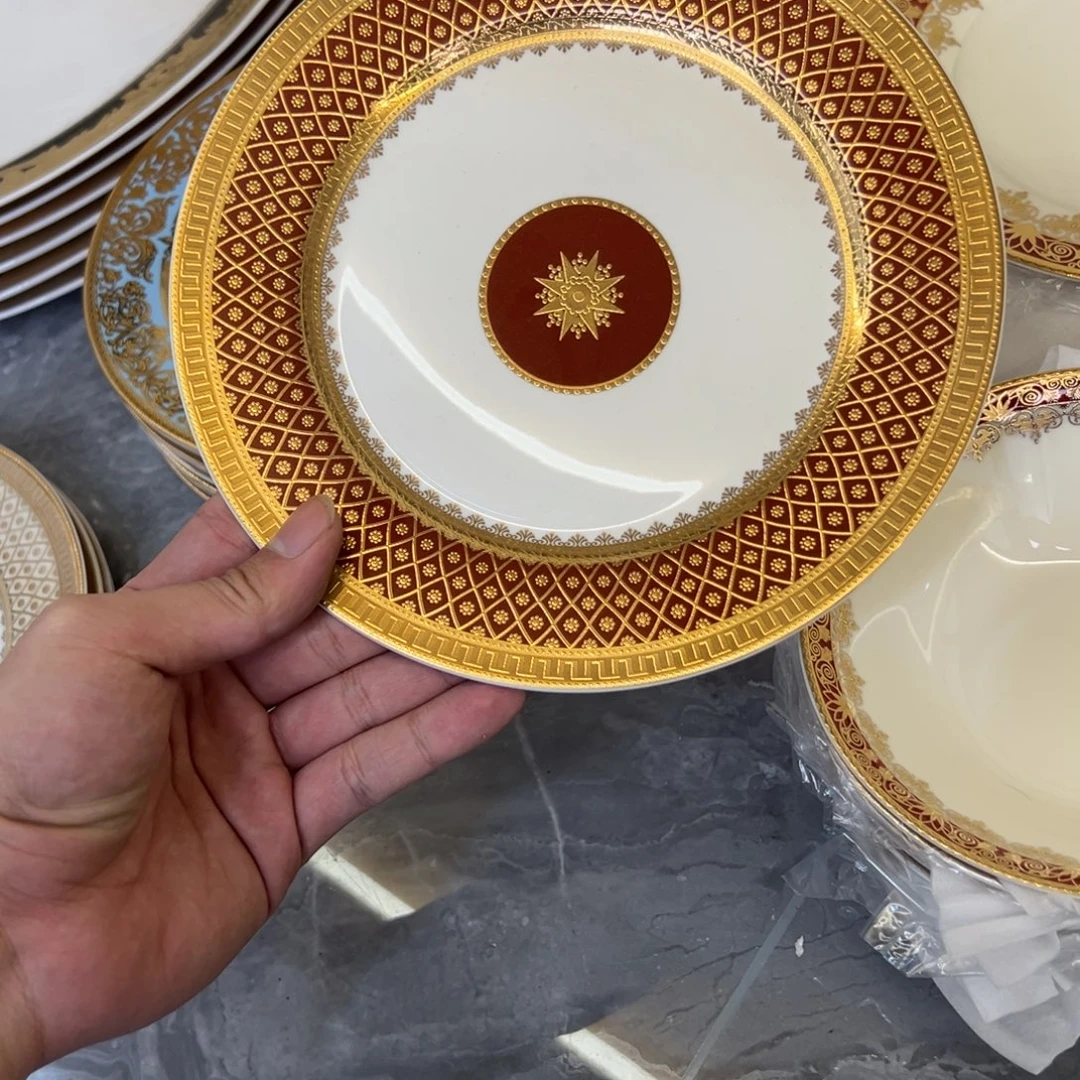 瓷片8寸平盘两个一单尾单