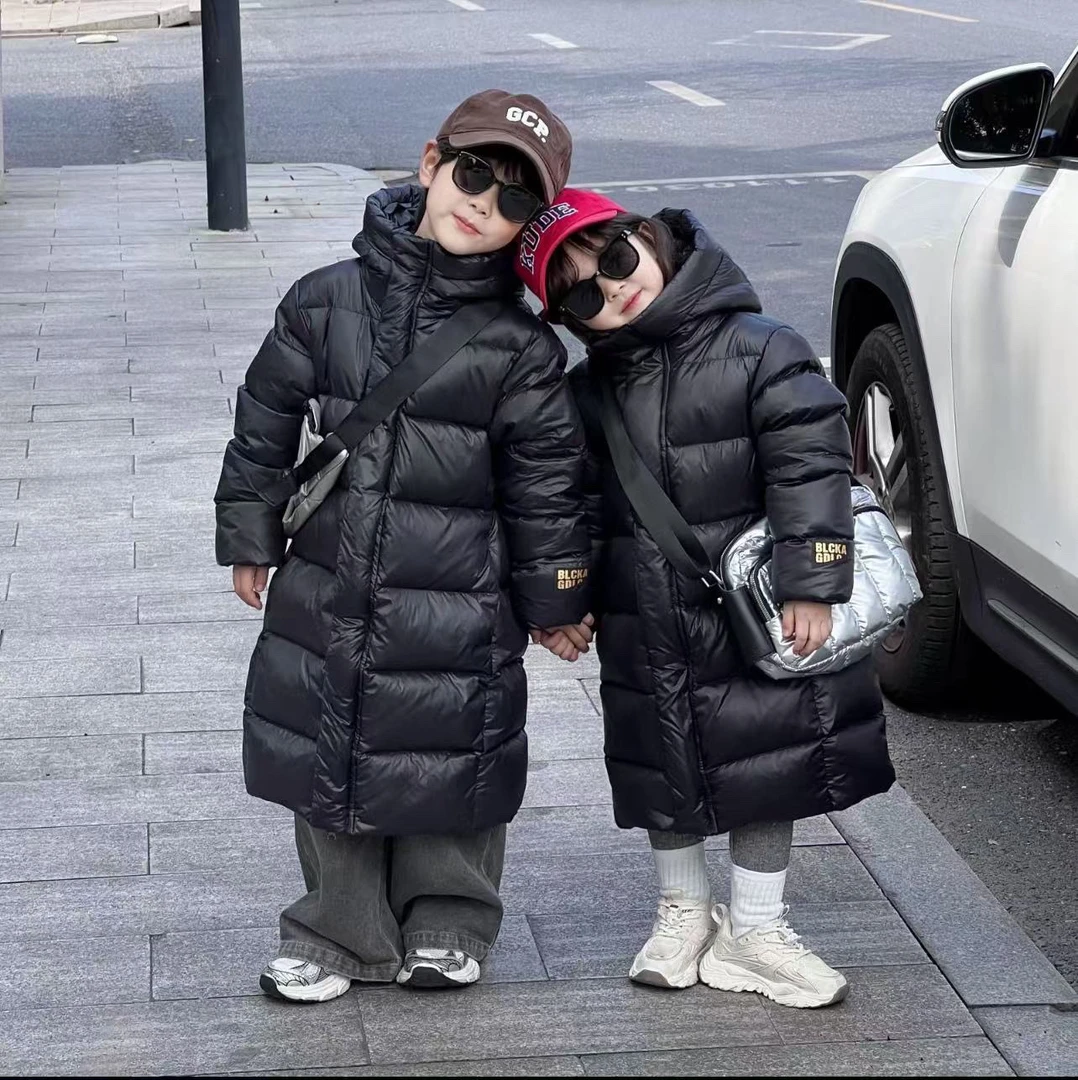 2025黑色金标儿童连帽加厚韩版中长款羽绒服