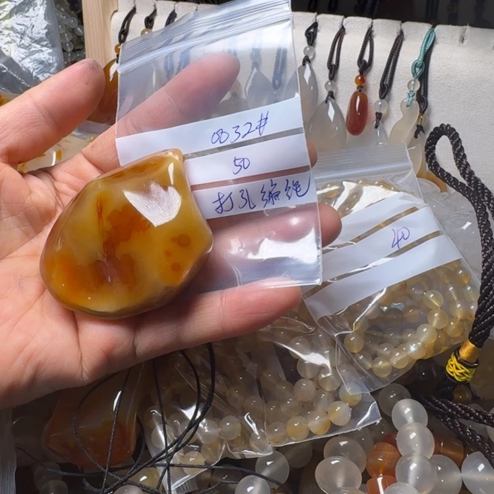 用***9玛瑙/玉髓未镶嵌颈饰0032