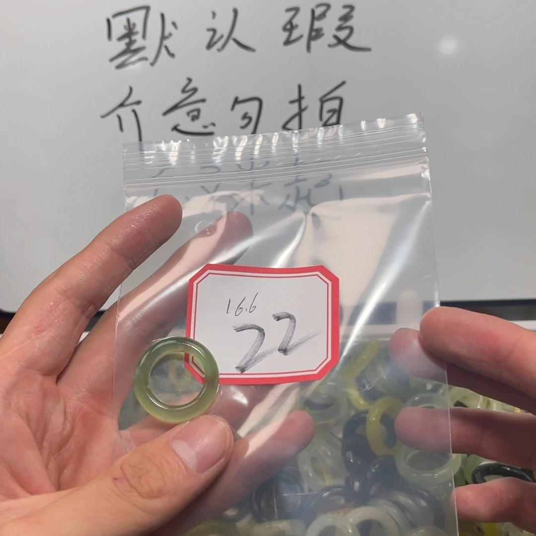 大***甜蛇纹石玉合金颈饰