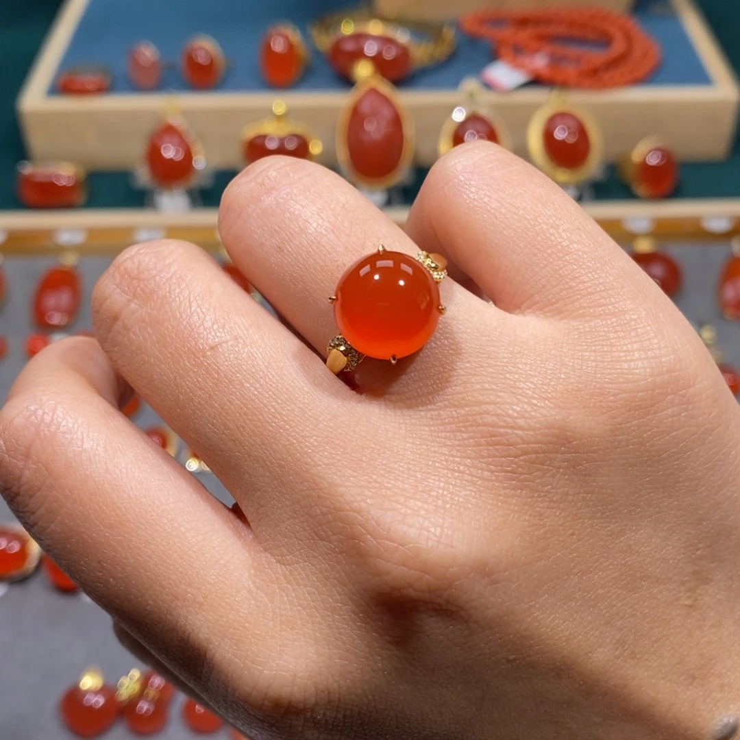南红玛瑙18K金镶嵌戒指