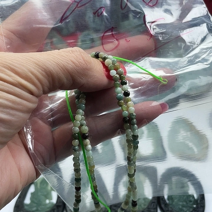 骆***s翡翠未镶嵌颈饰成品