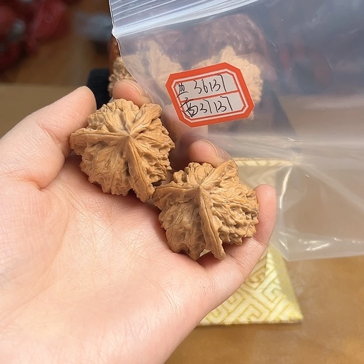 把件文玩核桃盘山三棱