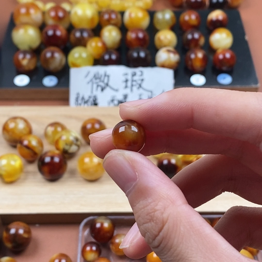 欠***影裸石琥珀未镶嵌蜜蜡