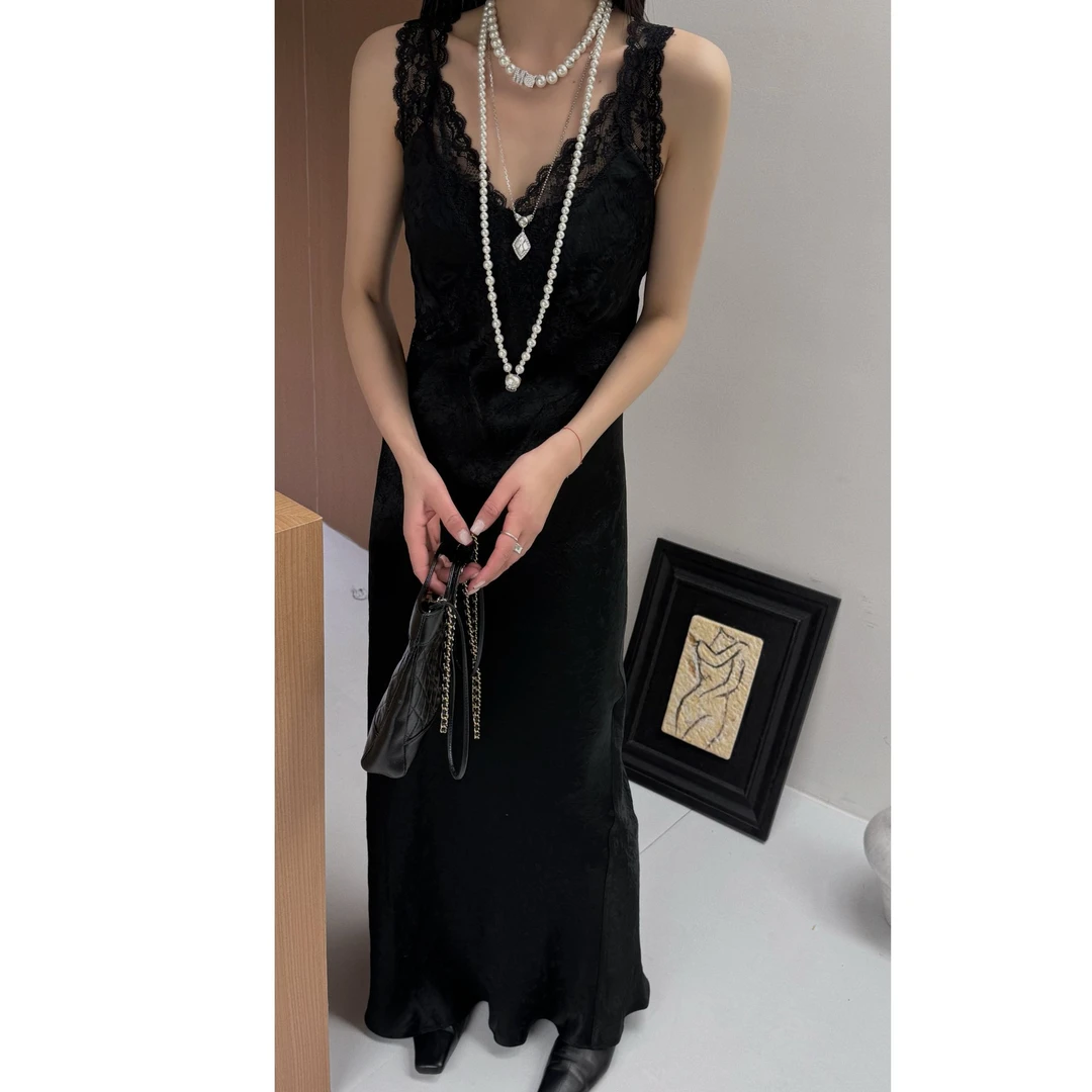 YSEVENTEEN以十七蕾丝肩带斜裁连衣裙