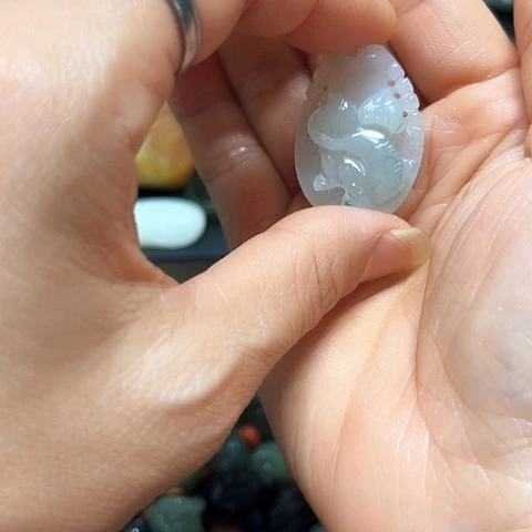 翡翠未镶嵌颈饰挂件