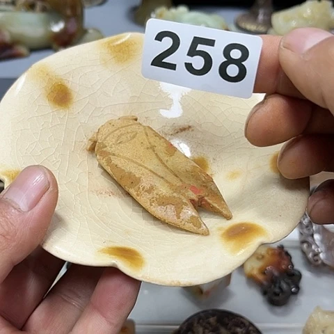 瓷片似**年瓷器制作过程是根据不同