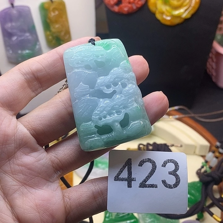 翡翠未镶嵌吊坠(赠链)
