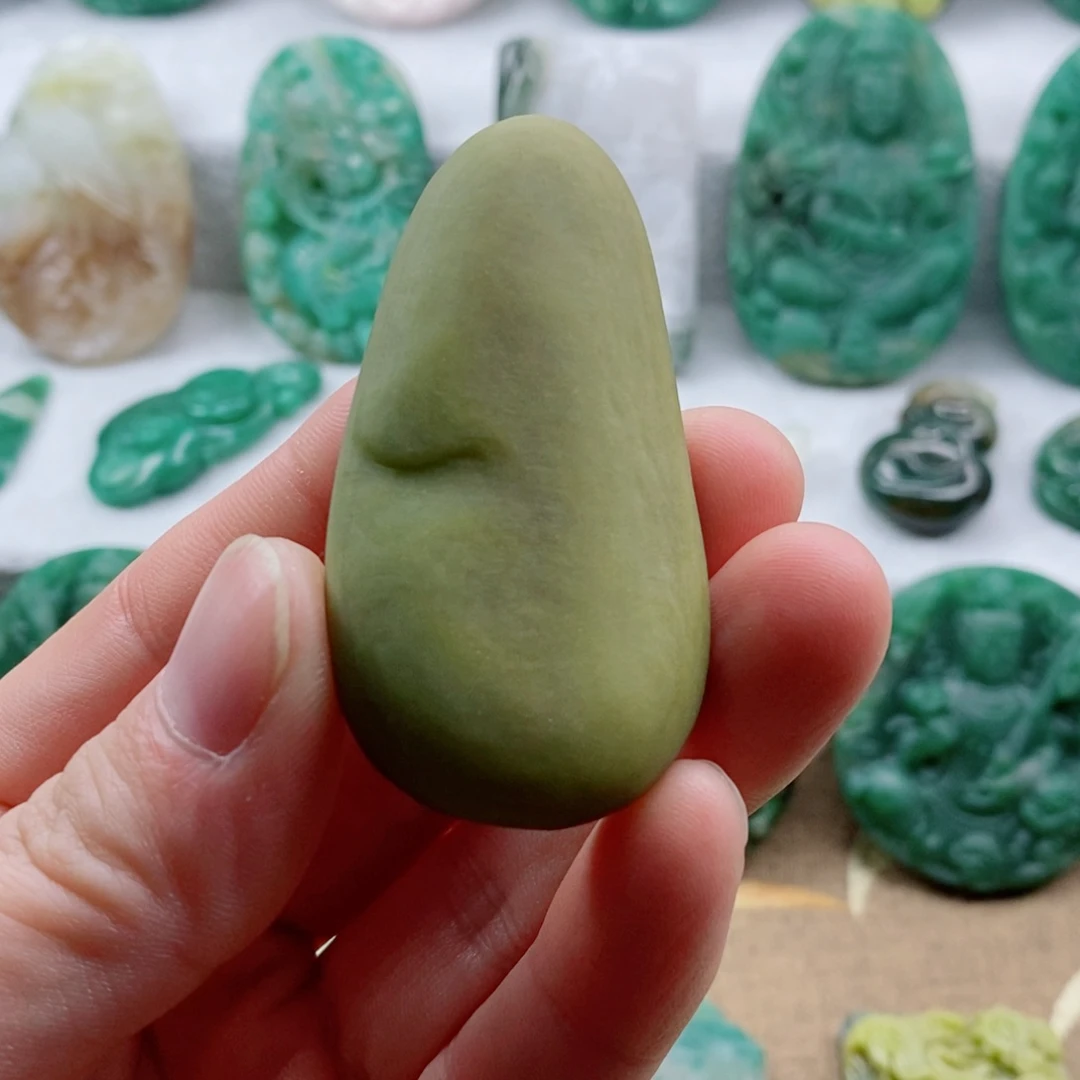 @***门独山玉未镶嵌颈饰