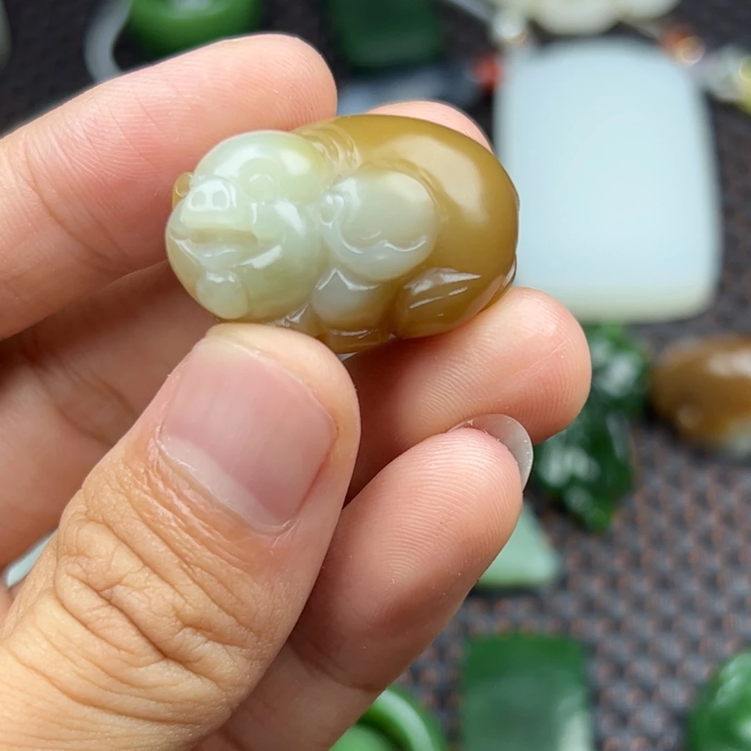 和田玉未镶嵌挂件