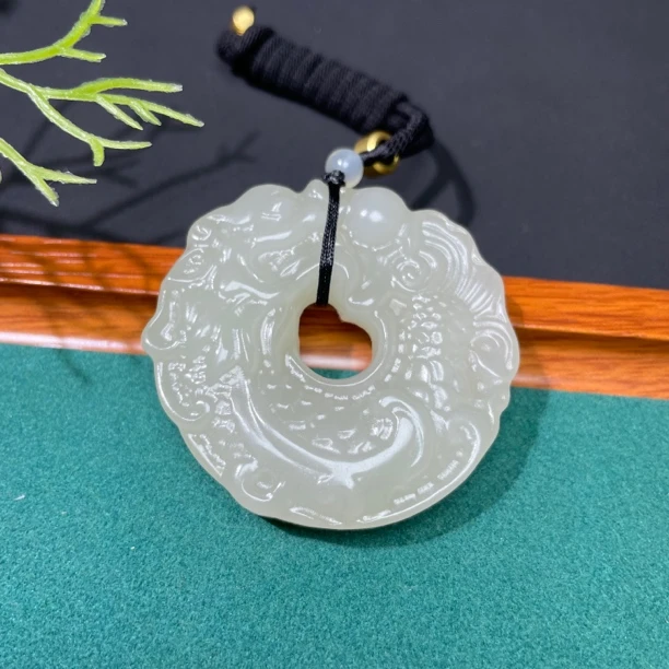 天然和田玉青海料鱼化龙吊坠男女款玉石中国风汉服潮流挂件