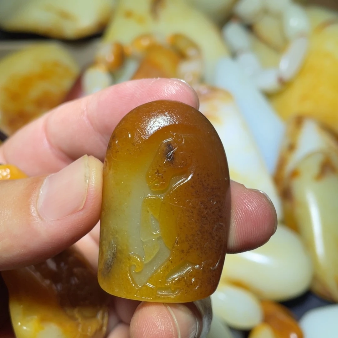 未镶嵌和田玉挂件