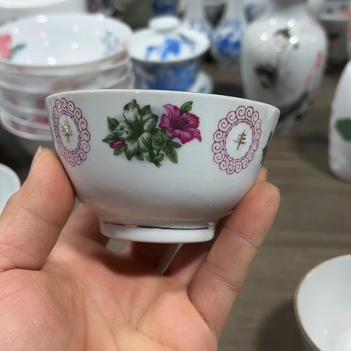 陶四季丰收，小茶碗九顶五公分微瑕