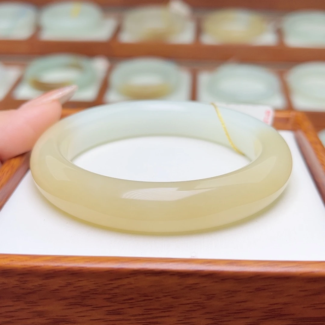 和田玉手镯未镶嵌57