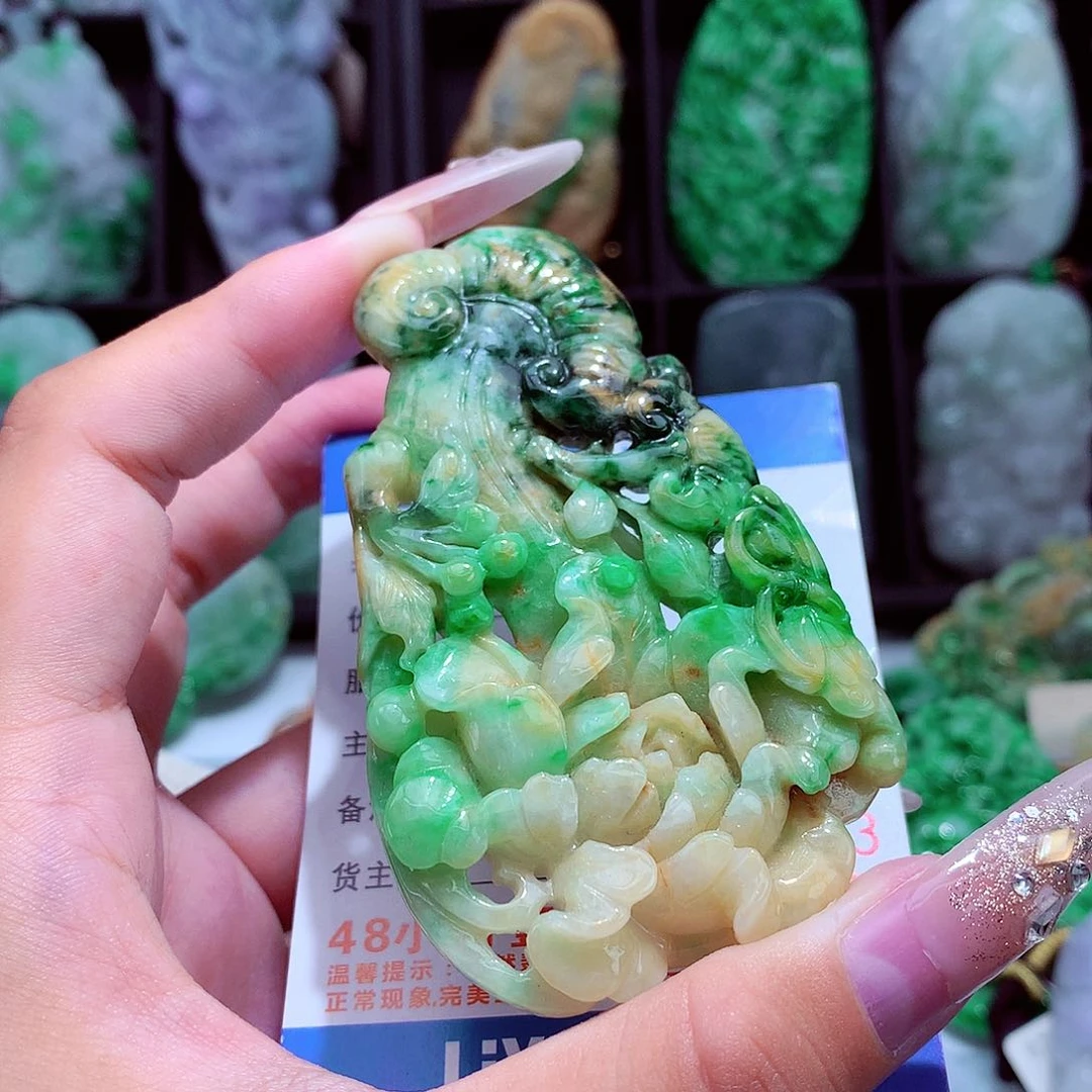 颈饰未镶嵌翡翠挂件