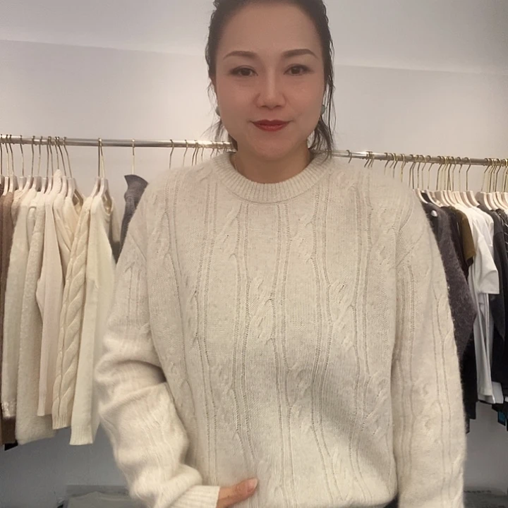 米白色毛衣返10元