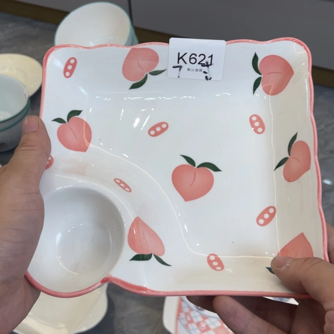 陶瓷微瑕餐具介意勿拍，满18飞！
