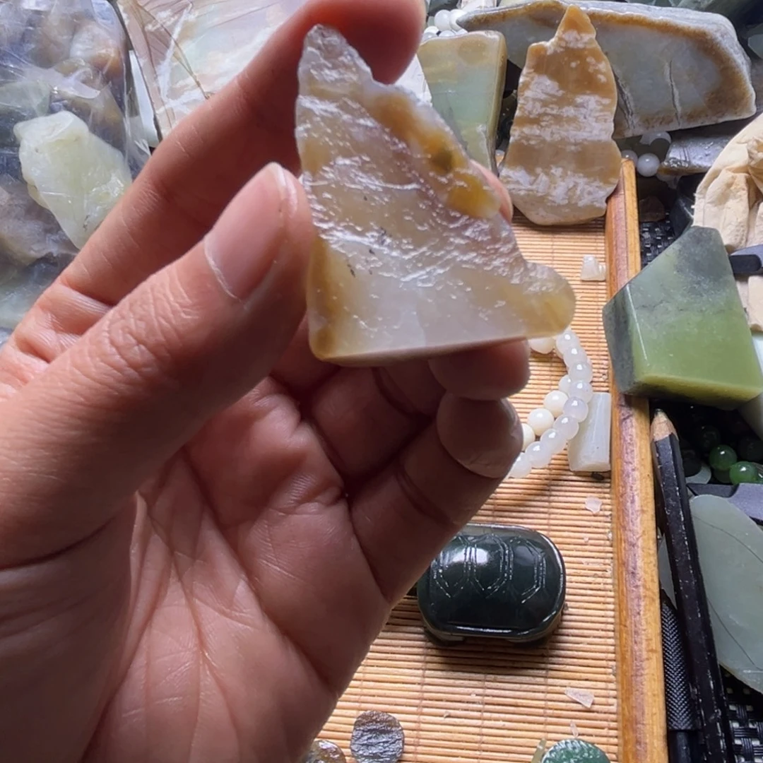 和田玉（糖玉）未镶嵌挂件