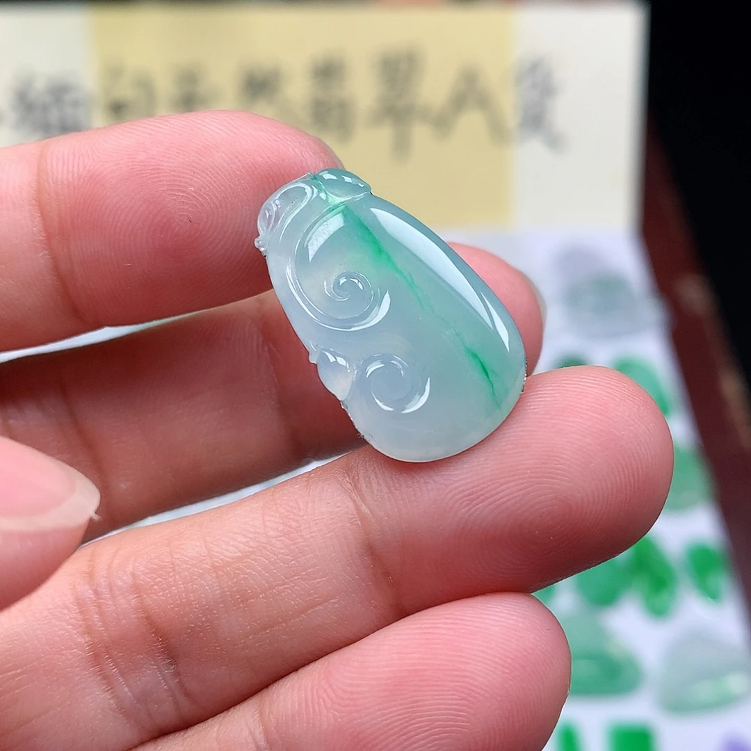 翡翠裸石缅甸天然A货翡翠冰种如意