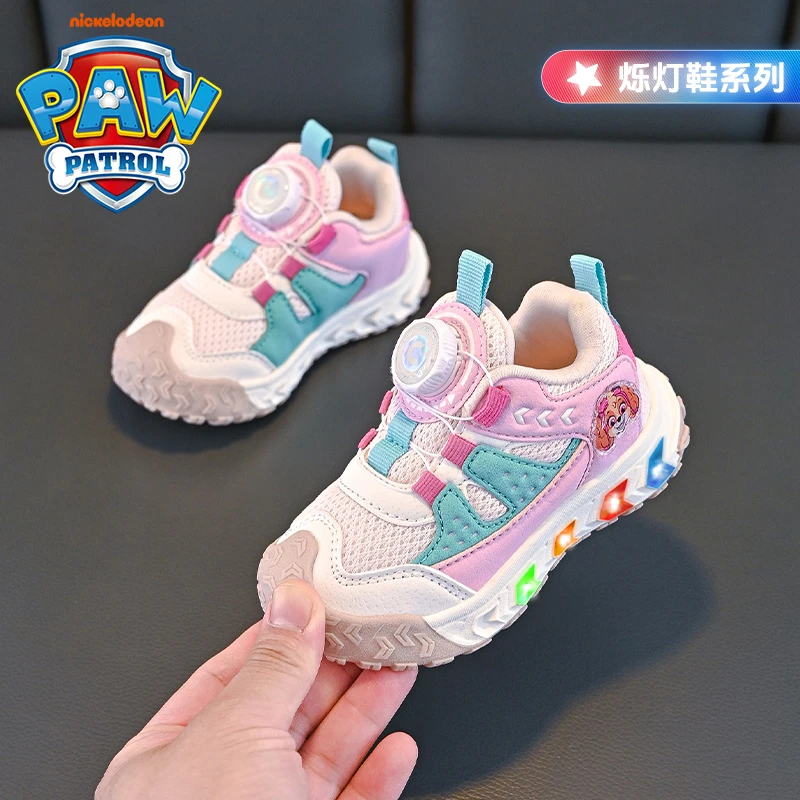 汪汪队女童运动鞋3-6岁2025新款小童透气网面软底儿童闪光亮灯鞋