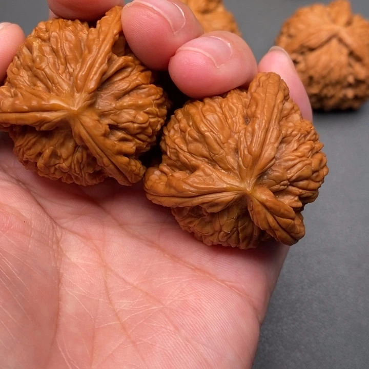 吊坠文玩核桃露*