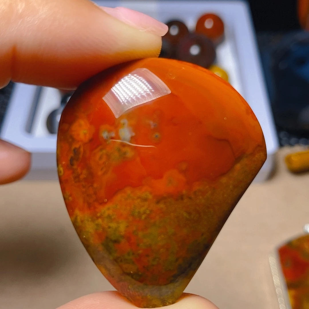 玛瑙/玉髓颈饰未镶嵌