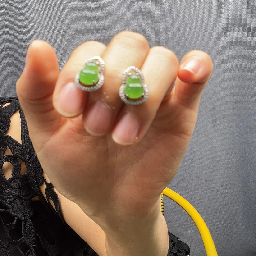 和田玉银S925镶嵌耳饰