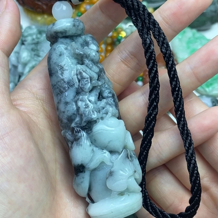 颈饰未镶嵌翡翠手把件