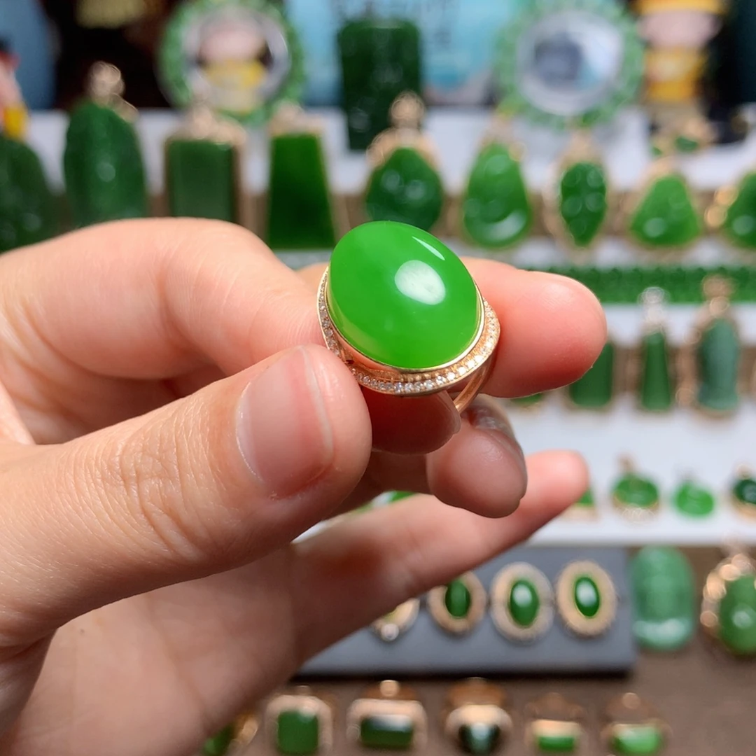 和田玉（碧玉）戒指18K金镶嵌