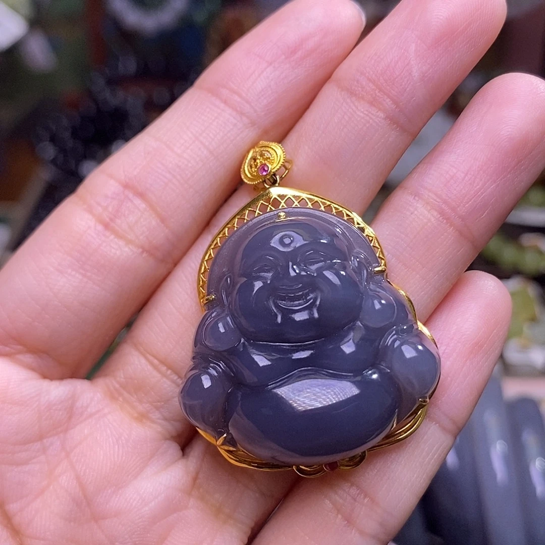 和田玉未镶嵌颈饰浓烟紫18.K金葡萄紫佛公