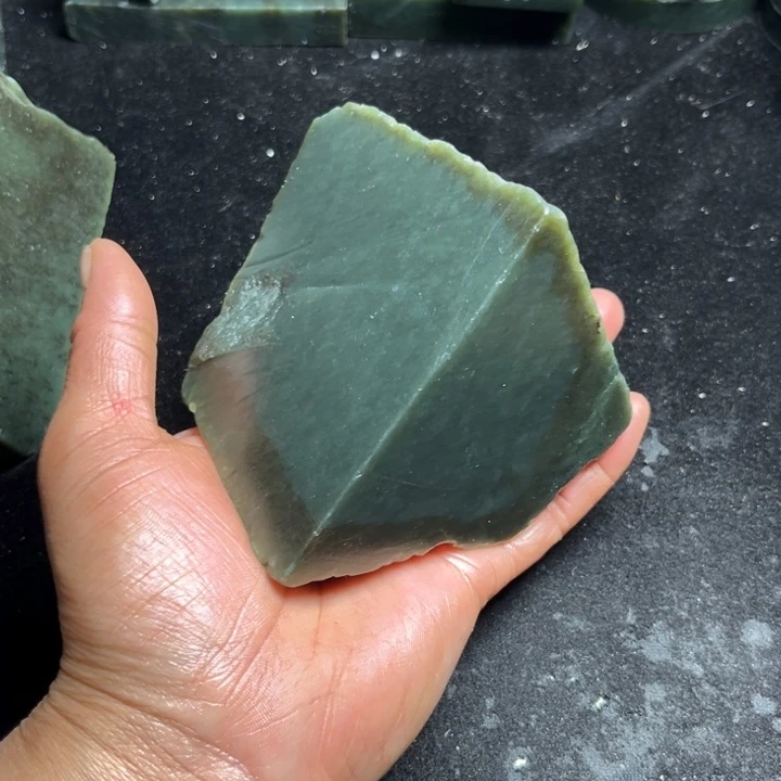 和田玉（糖玉）未镶嵌珠宝奇石