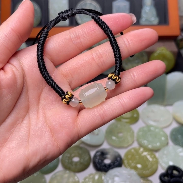 岫玉吊坠(赠链)未镶嵌