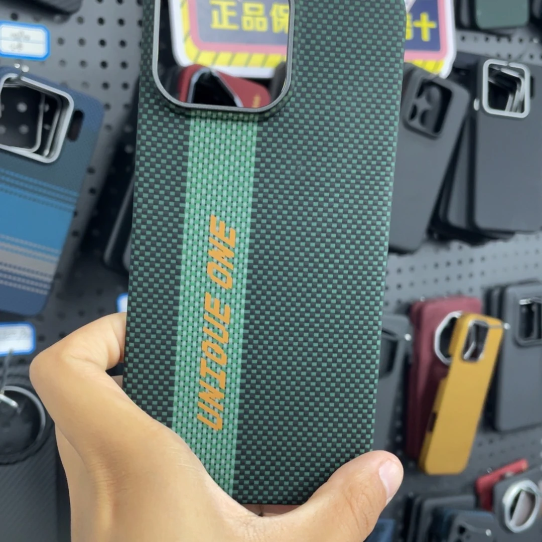 苹果16PM发光绿米格带磁吸微瑕