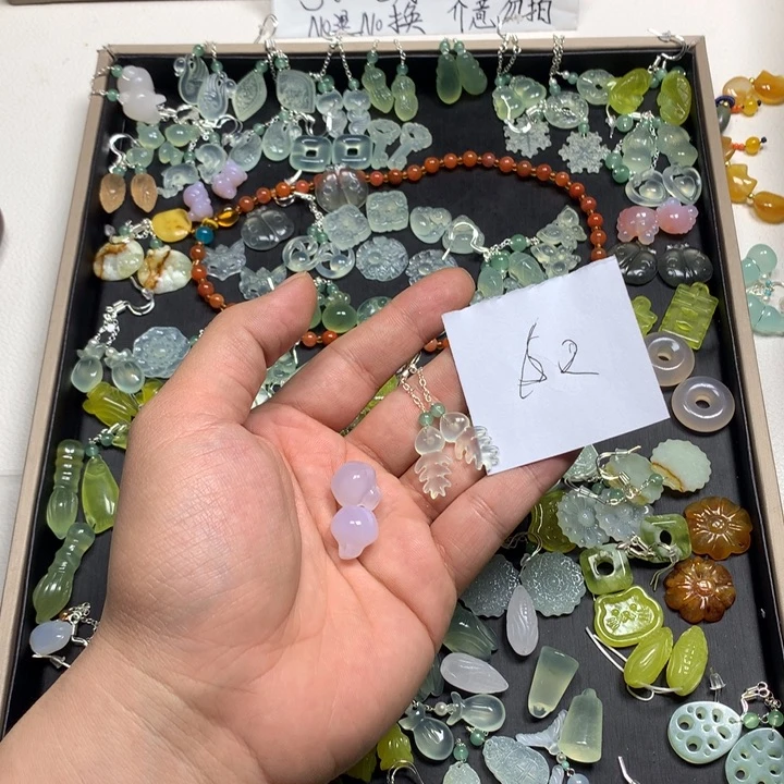 素***葭蛇纹石玉合金耳钉