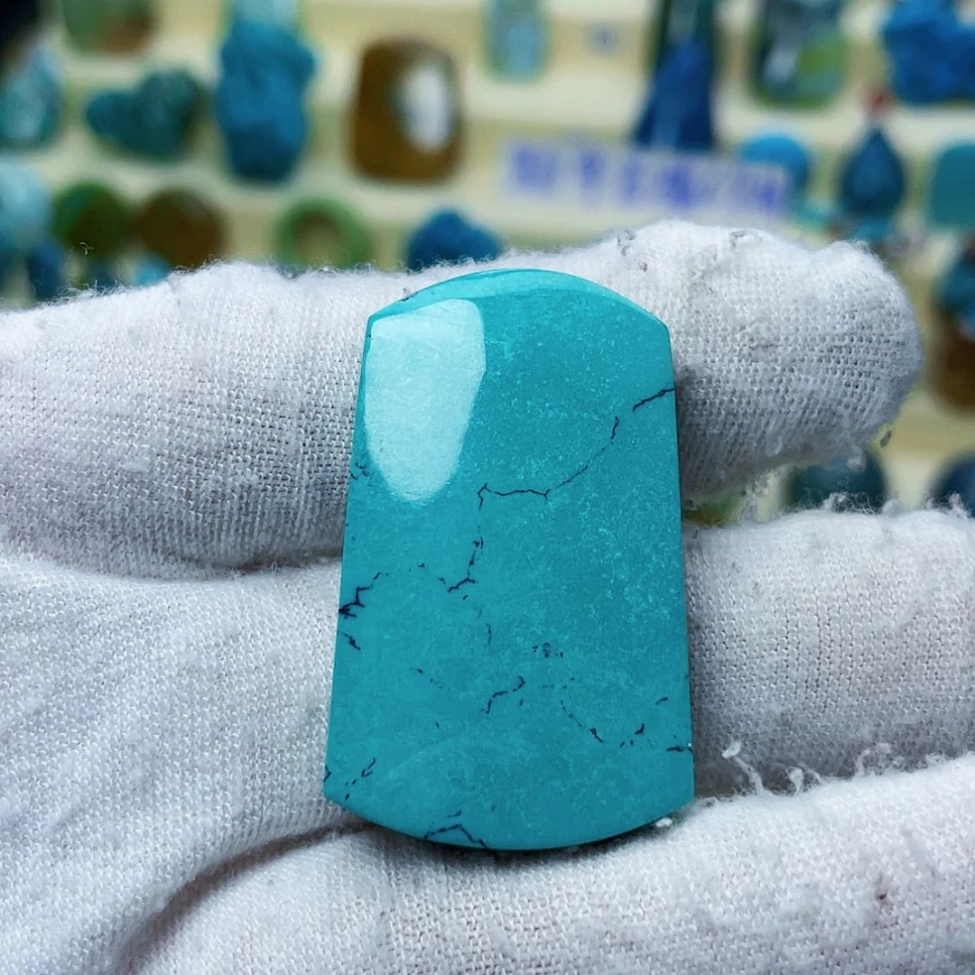 绿松石颈饰未镶嵌