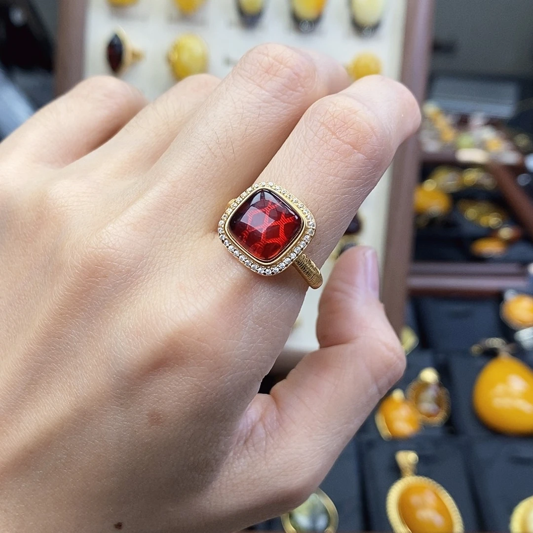 琥珀未镶嵌裸石成品