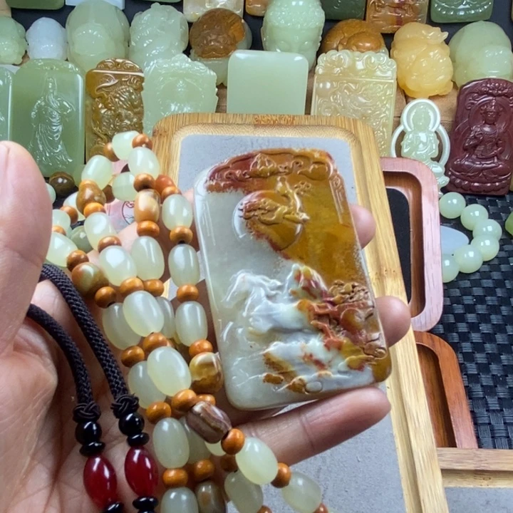 昆仑料俏色生肖马