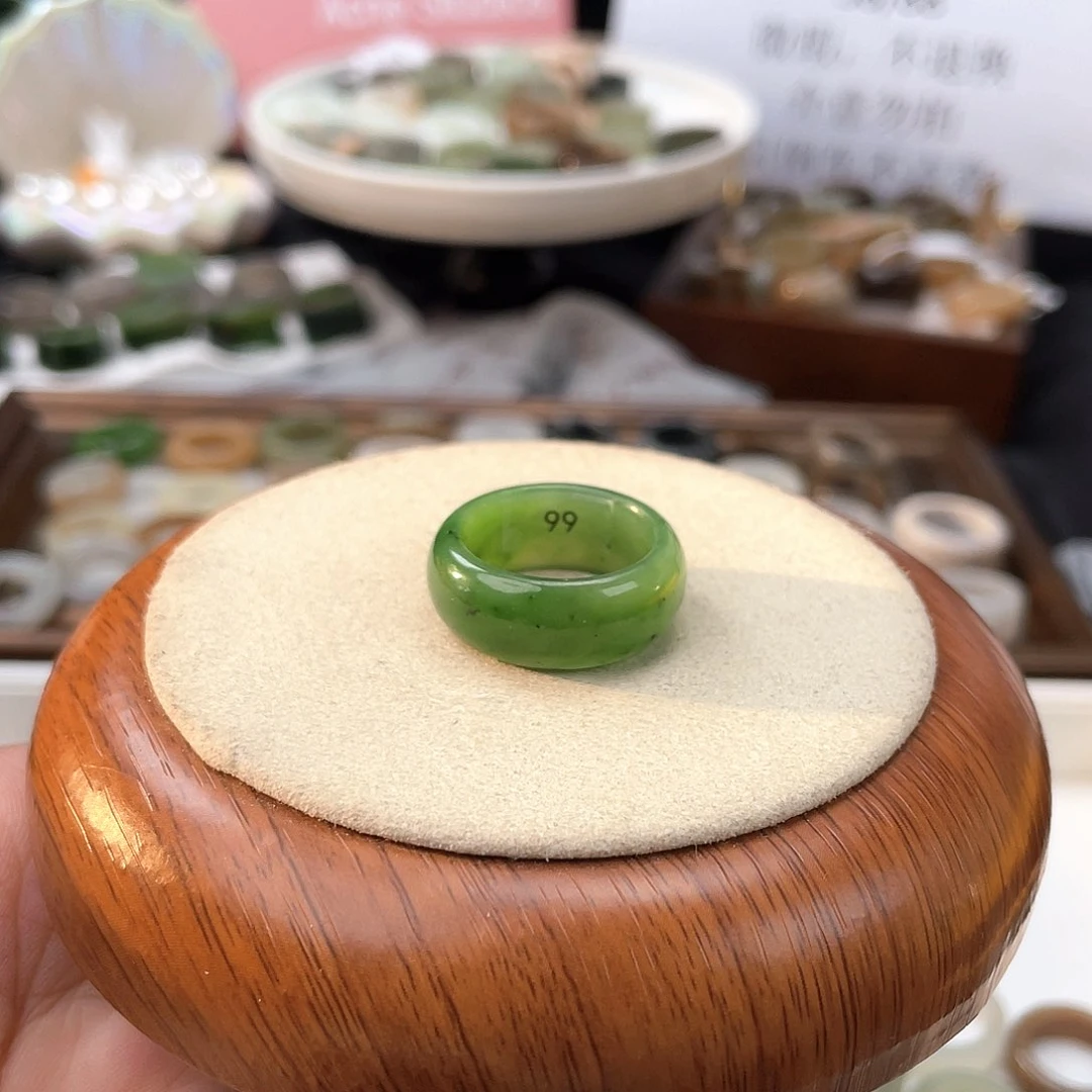 和田玉戒指未镶嵌z49碧玉轮胎18.1不退换
