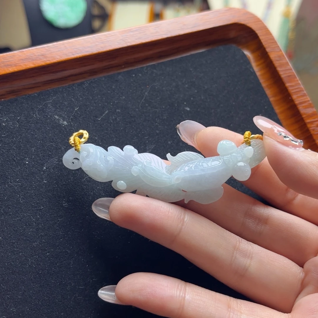 流***水颈饰未镶嵌翡翠锦鲤