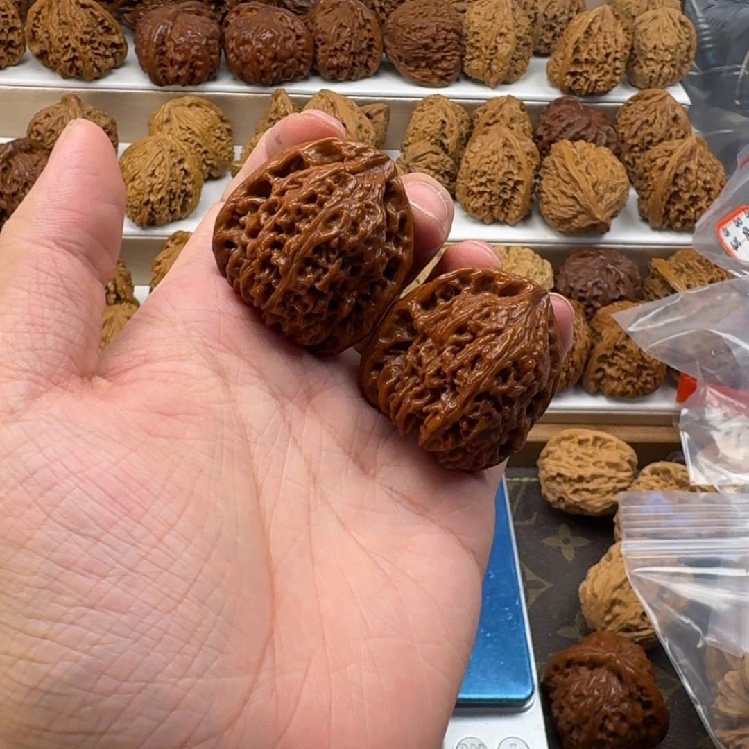 要***光文玩核桃吊坠南疆