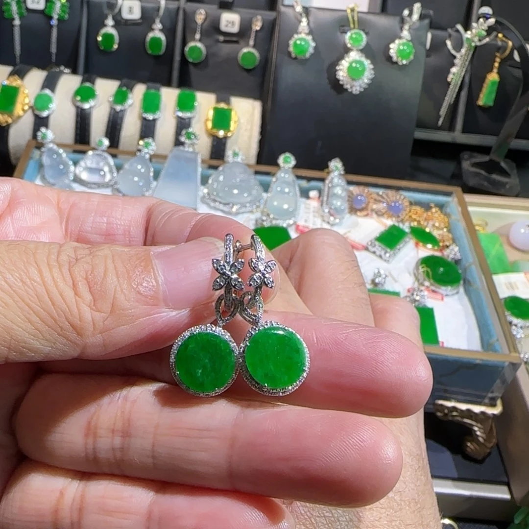 翡翠18K金镶嵌颈饰耳包