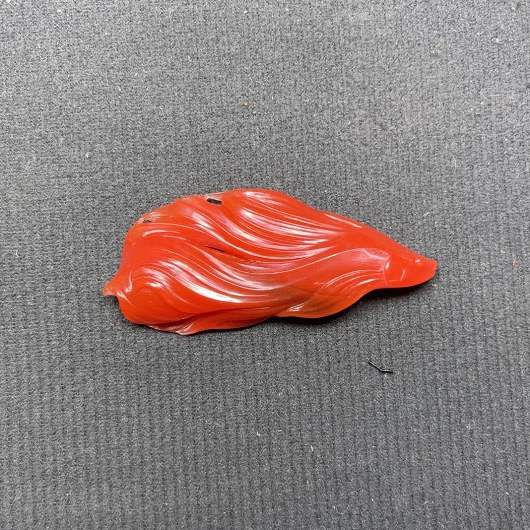 南红玛瑙未镶嵌颈饰杨柳洞子料斗鱼挂件