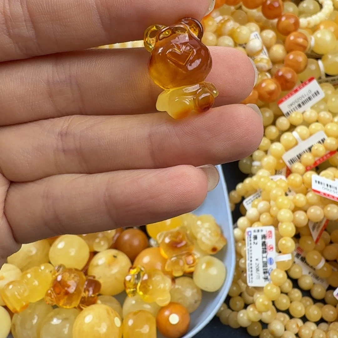 琥珀未镶嵌珠宝奇石