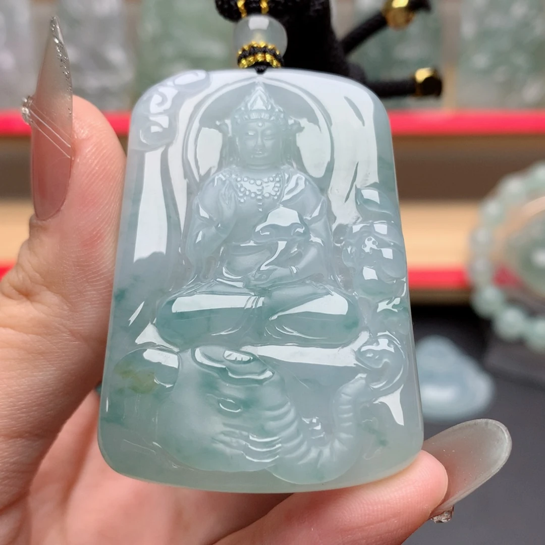 翡翠未镶嵌颈饰普贤菩萨