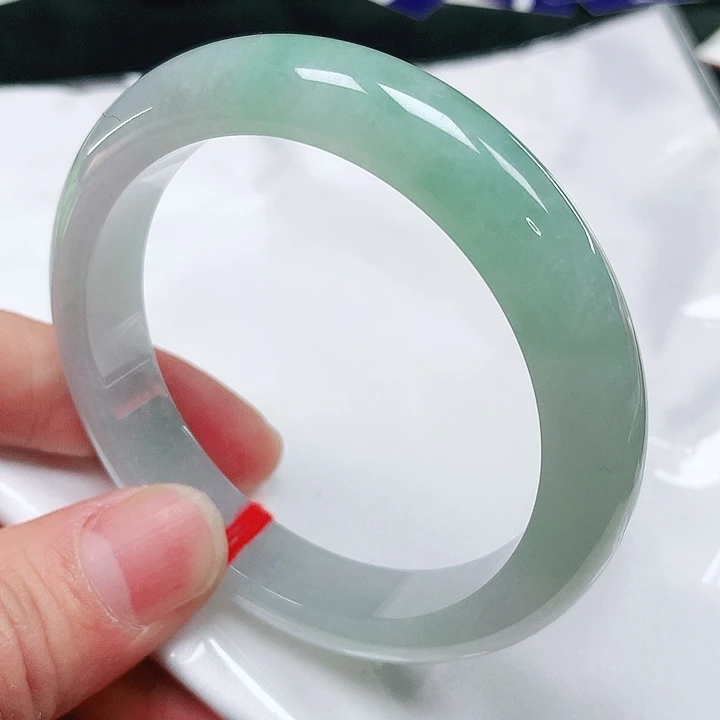 翡翠手镯未镶嵌天然翡翠手镯